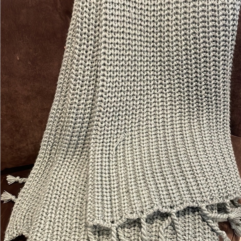 Pottery barn chunky knit throw blanket